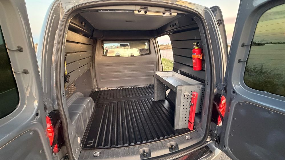 Vând Caddy proprietar dsg