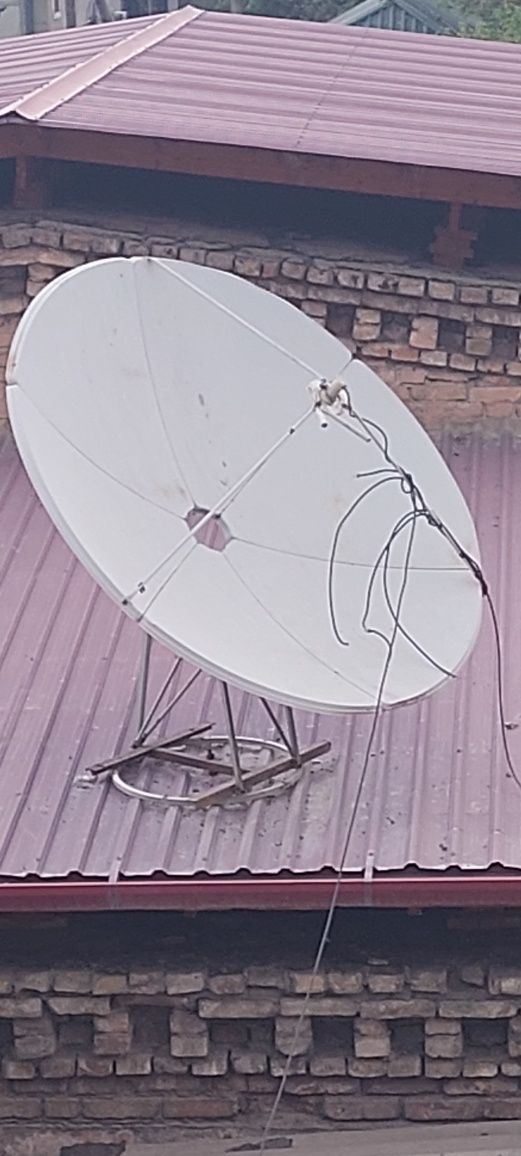 Спутниковая тарелка, тюнер, головки, wi-fi антенны