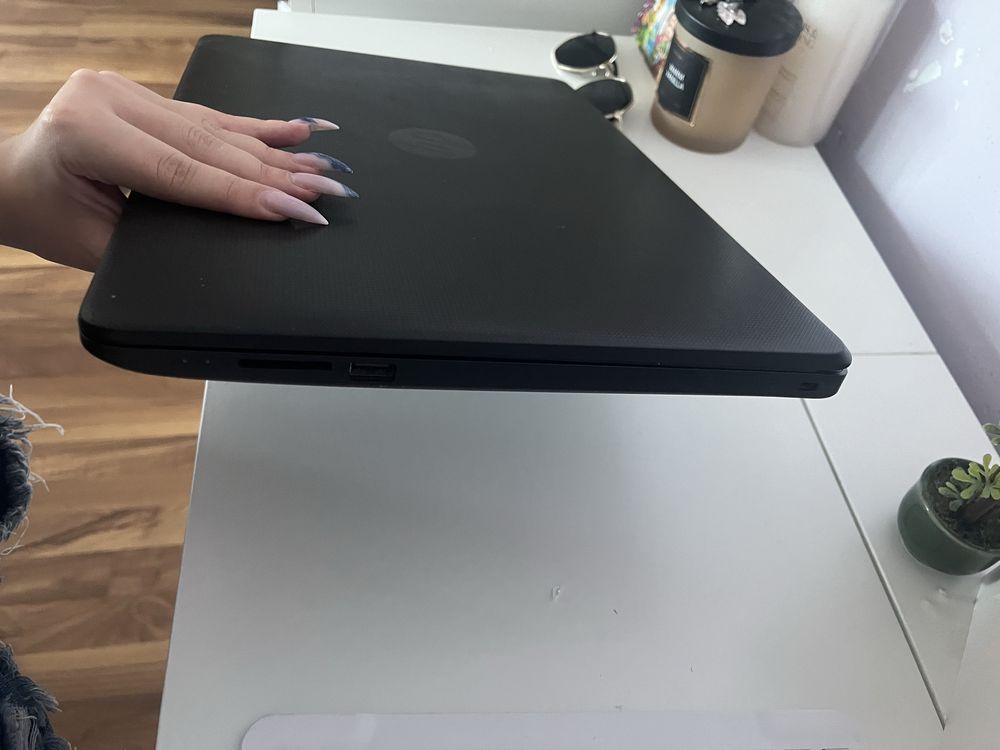 Лаптоп HP 250 G6 windows 10