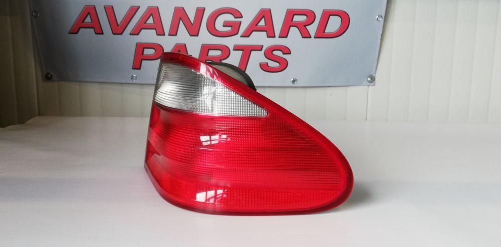 2 броя десен стоп Mercedes CLK W208 (1997-2003)