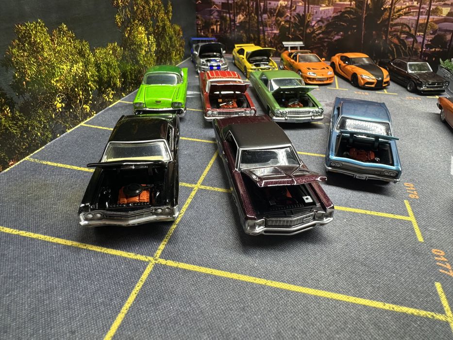 Продам машинки 1/64 фирма AW