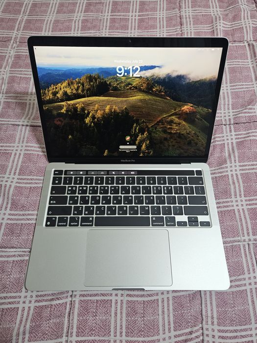 MacBook pro M2 silver 13 dyum 8GB/256GB full box