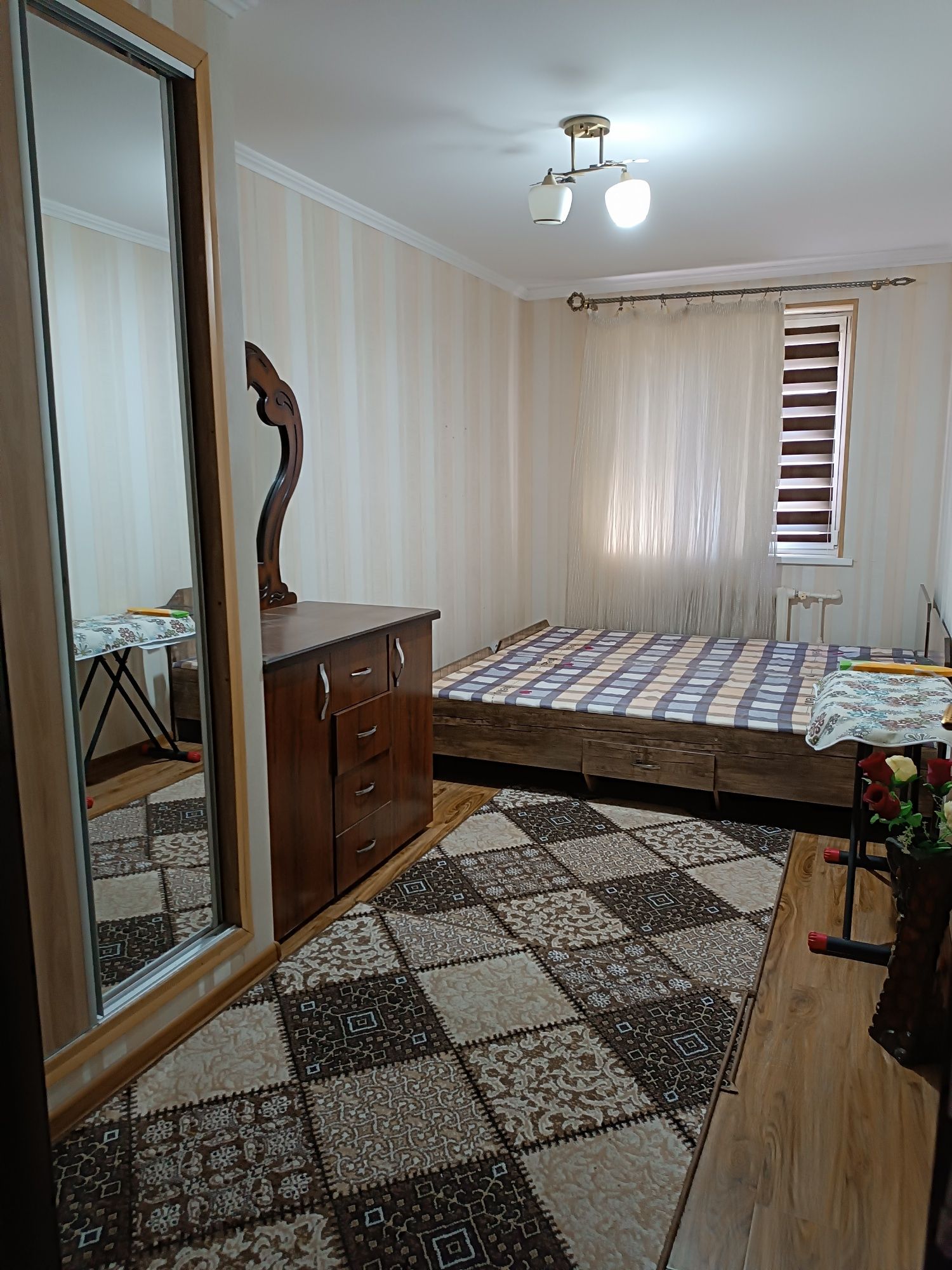 Yunusobod bodomzor 2 xonali kvartera oilaga ijaraga beriladi