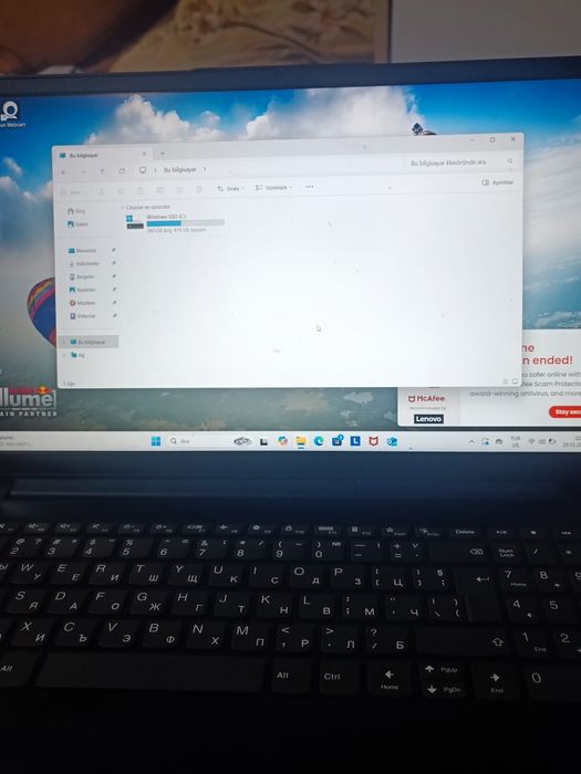 Продавам лаптоп леново много много запазен