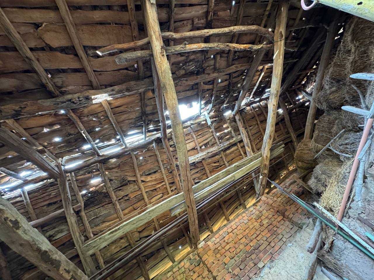 Стари дървени греди