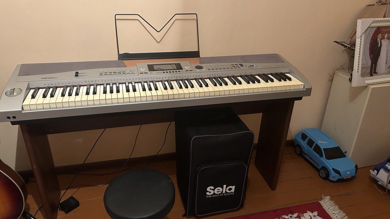 Продам Цифровое фортепианио MEDELI SP5500