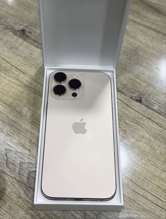 Iphone 16 pro Max 256 Gb xolati yengi qirilgan chizlgan joyi yoq 100%