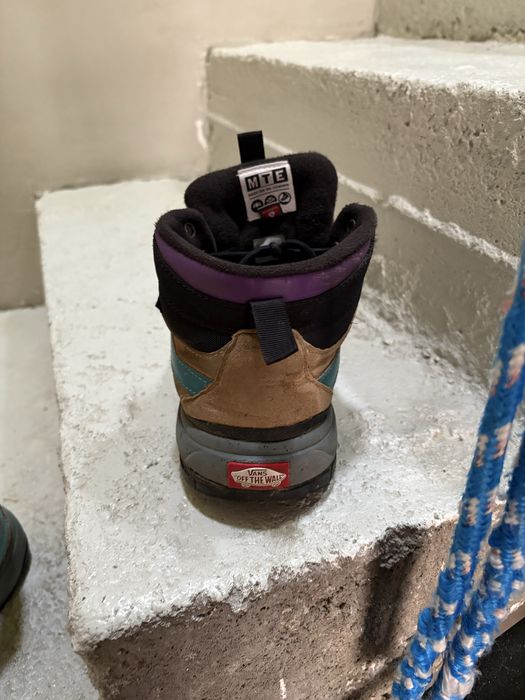 Vans UltraRange Originali – Mărimea 40.5, Stil și Confort