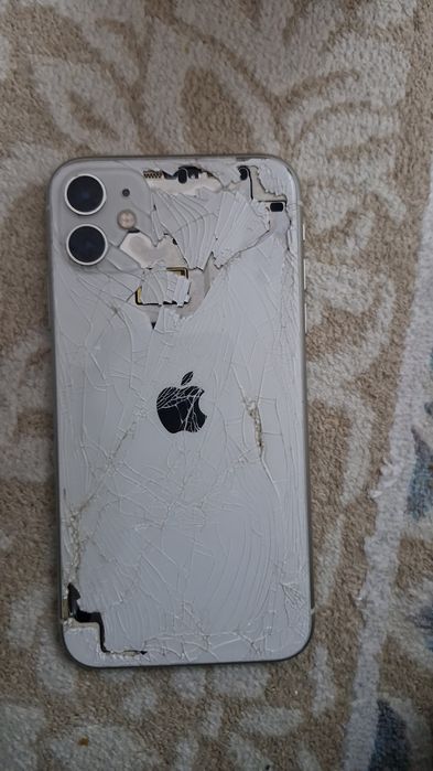 Iphone 11 каробкасы бар