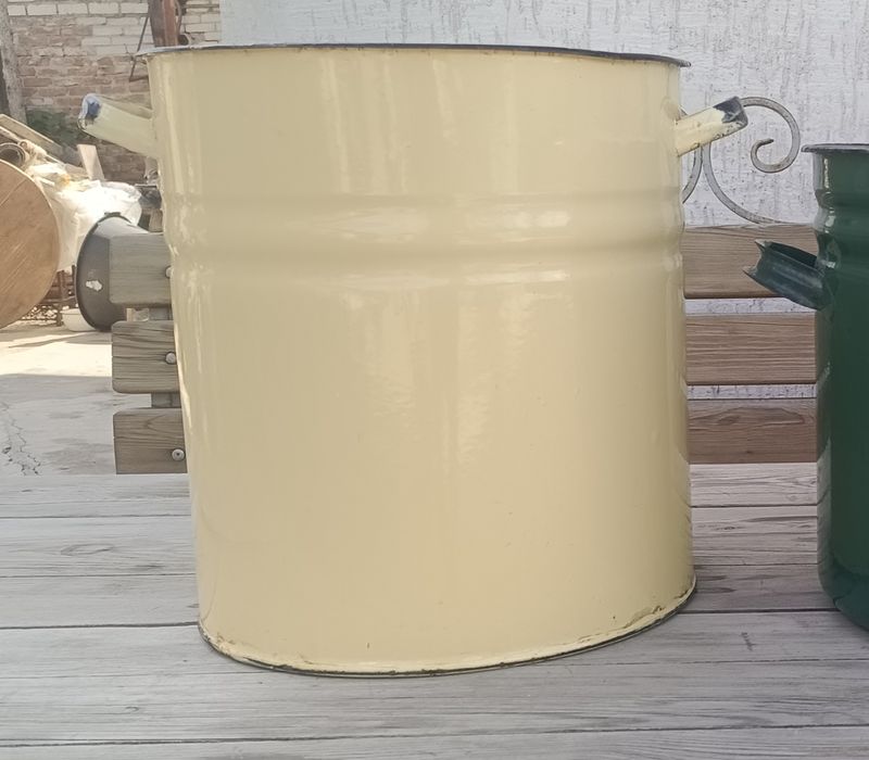 Продам кострюлю 30 л б/у