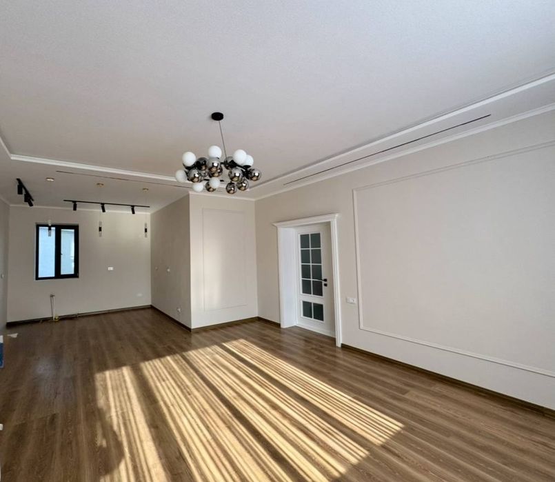 Дом 2х этажный новый построенный, 3 соток, 6 комнат, Лохутий