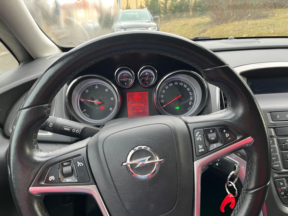 Vând Opel Astra J 2010