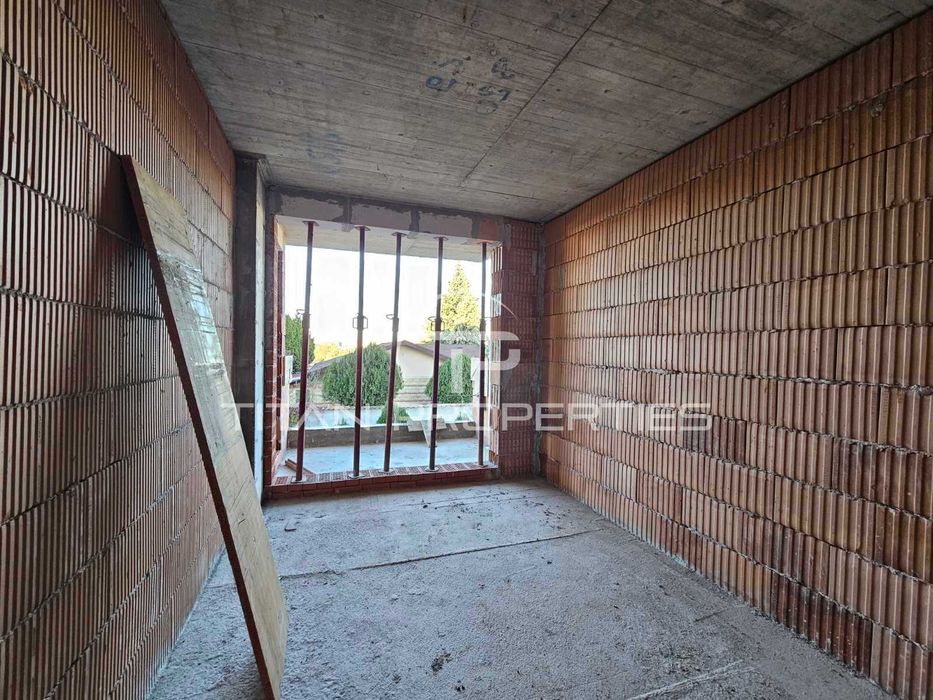 Двустаен апартамент в Коматево