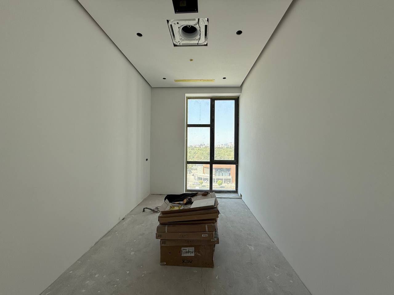 Продается офисное помемещение в бизнес центре 122м²
