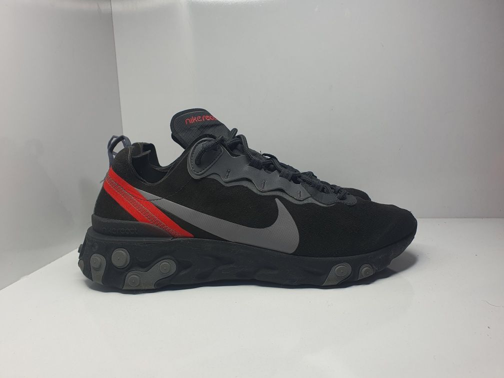 Маратонки Nike React Element 55

Обувките са носени ,но в отлично съст