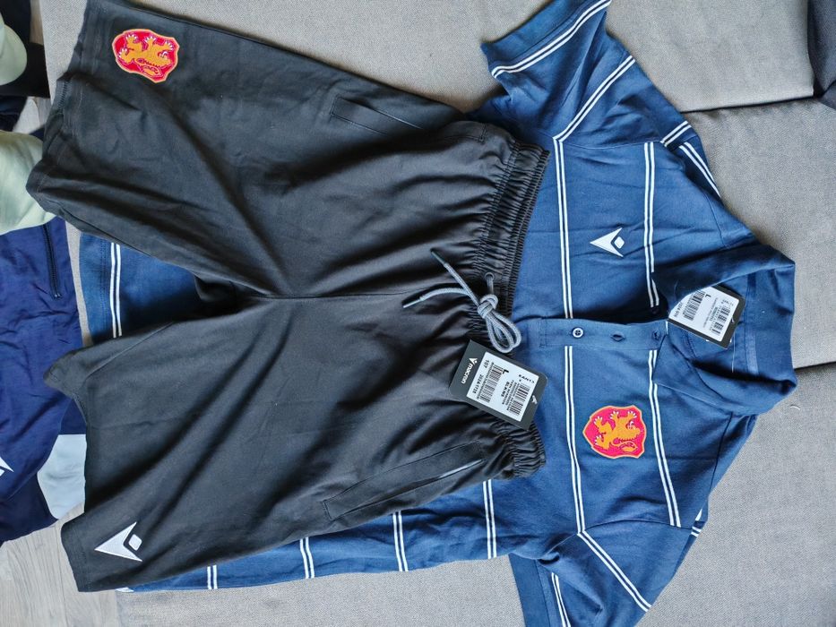 Официален екип сет на националния отбор по футбол на България, Л разме