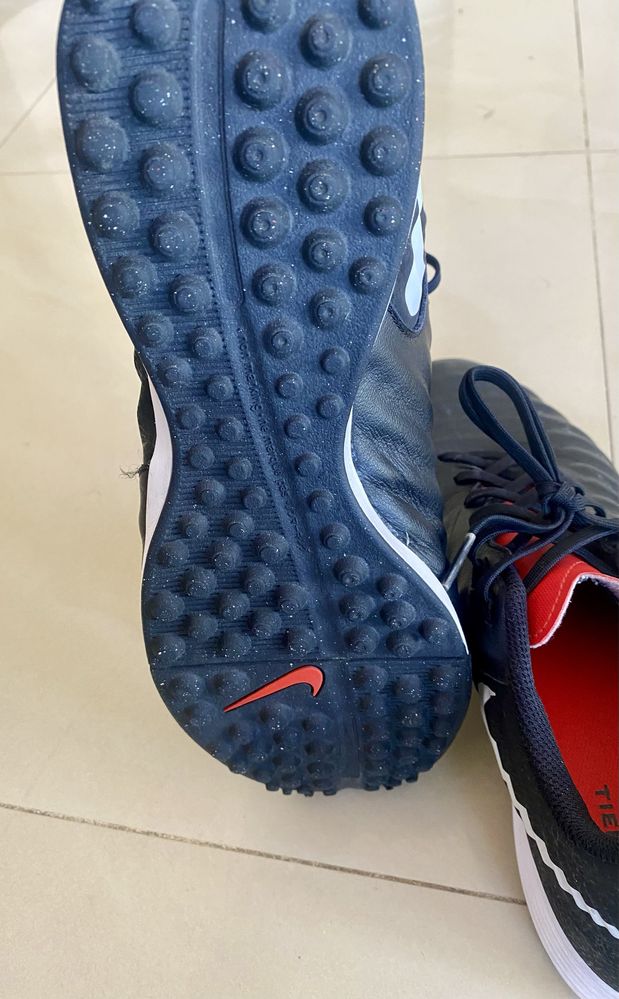 Футболни обувки стоножки Nike tiempo