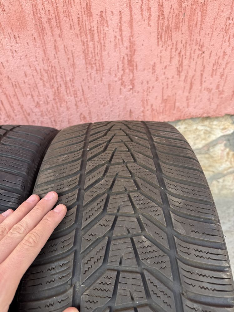 225/35 R19 Hankook