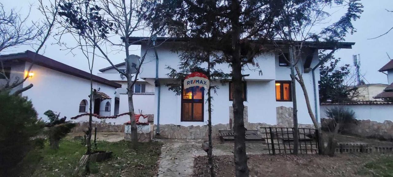 Продава се Къща в с. Приселци, Област Варна - 217 кв.м за 950 €/кв.м - Снимка #3