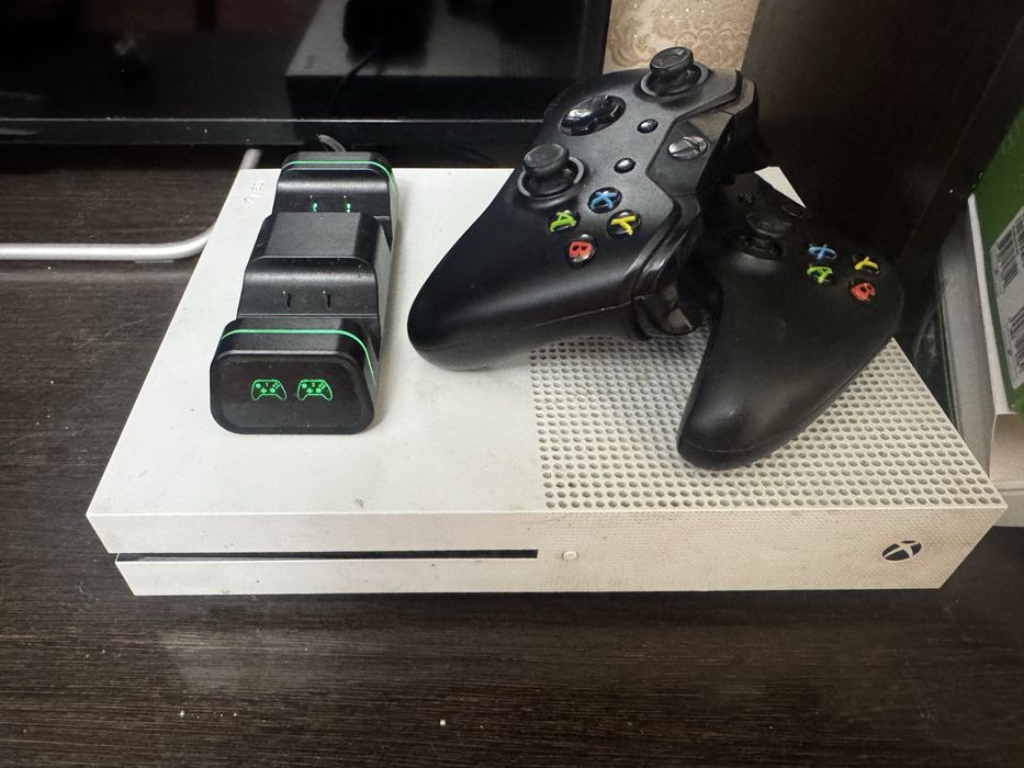 Продается xbox one s