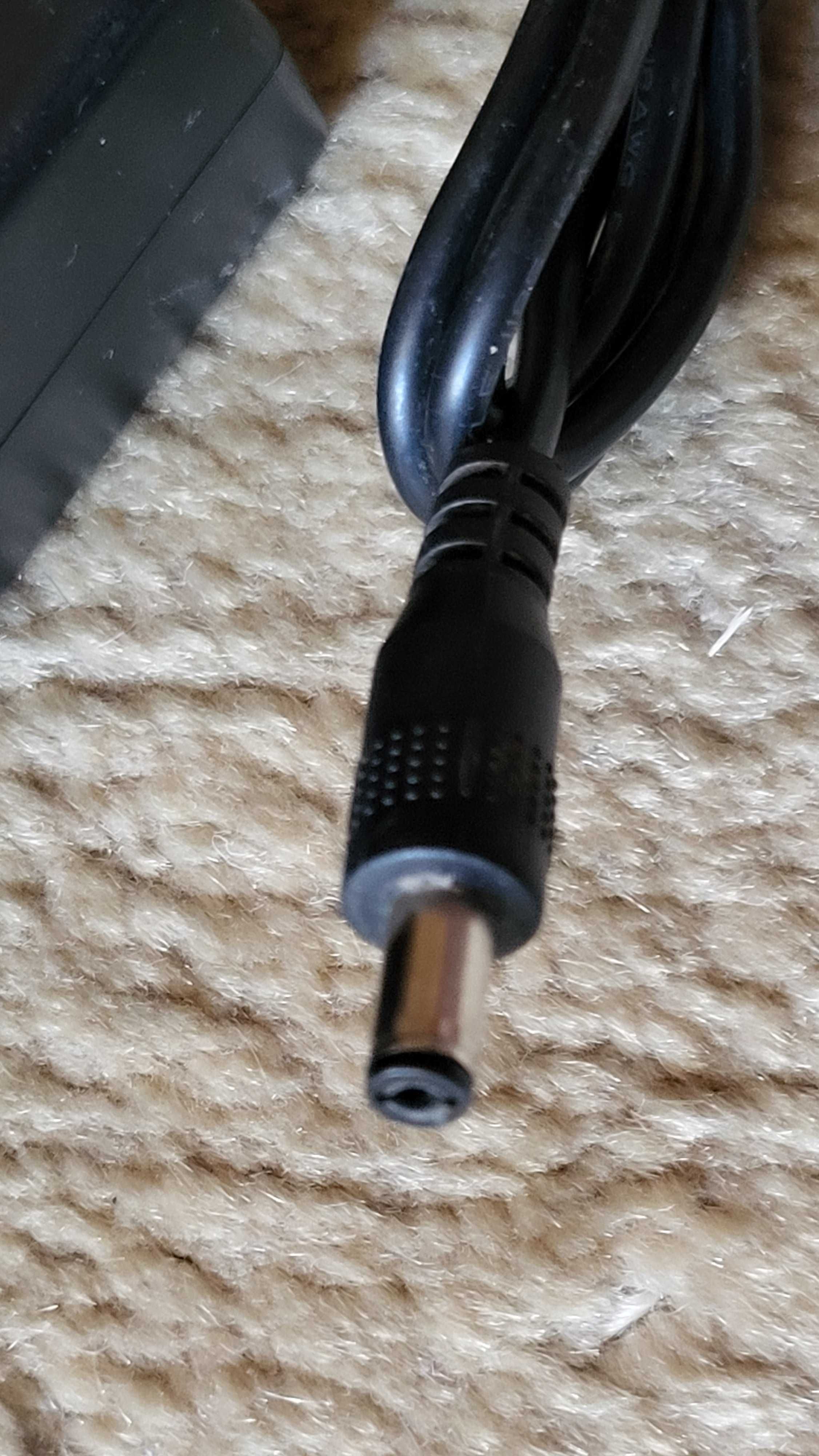 Harman Kardon Incarcator 19V-2A fuctional