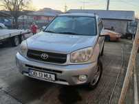 Vând Toyota RAV4
