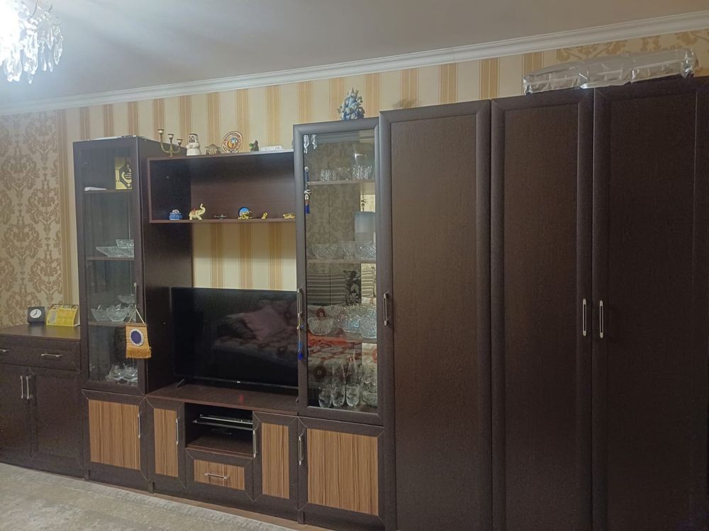 Продам  шкаф в зал