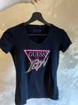 Тениска с щампа GUESS