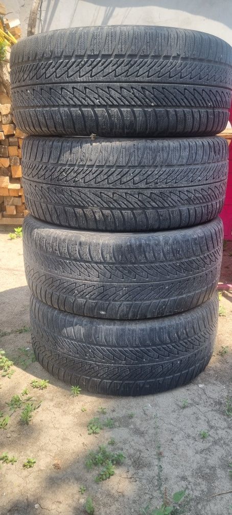 Vand 4 cauciucuri goodyear ultragrip 8 285/45/20