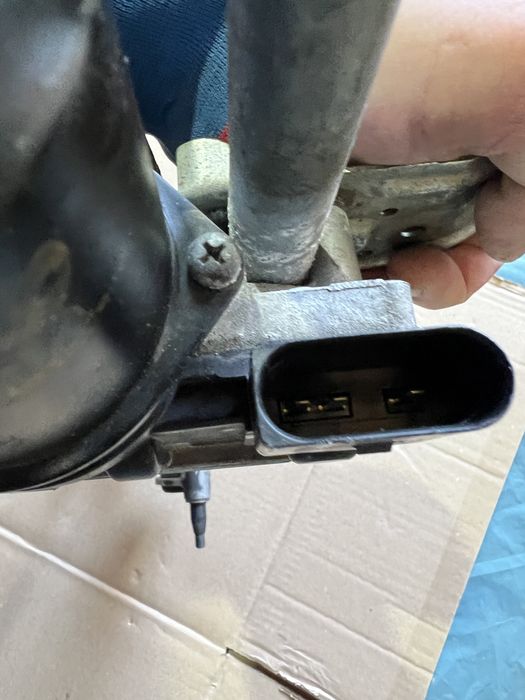 Ansamblu motoras stergatoare pt vw passat b6/b7  masina de europa