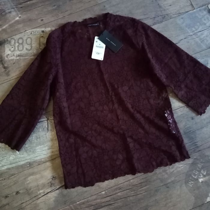 Compleu damă din dantela Zara.