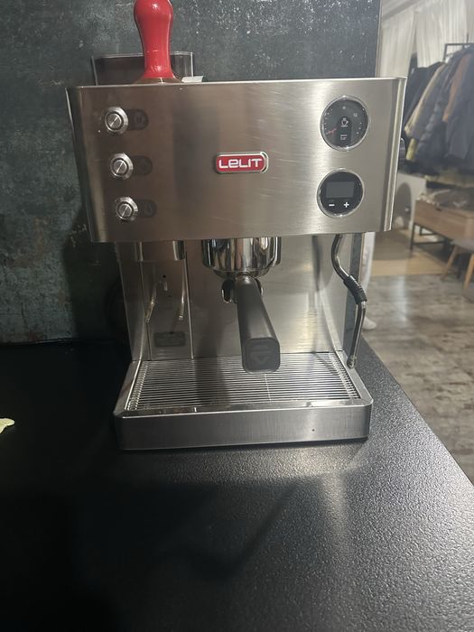 De vanzare expresor Lelit Kate PL82T