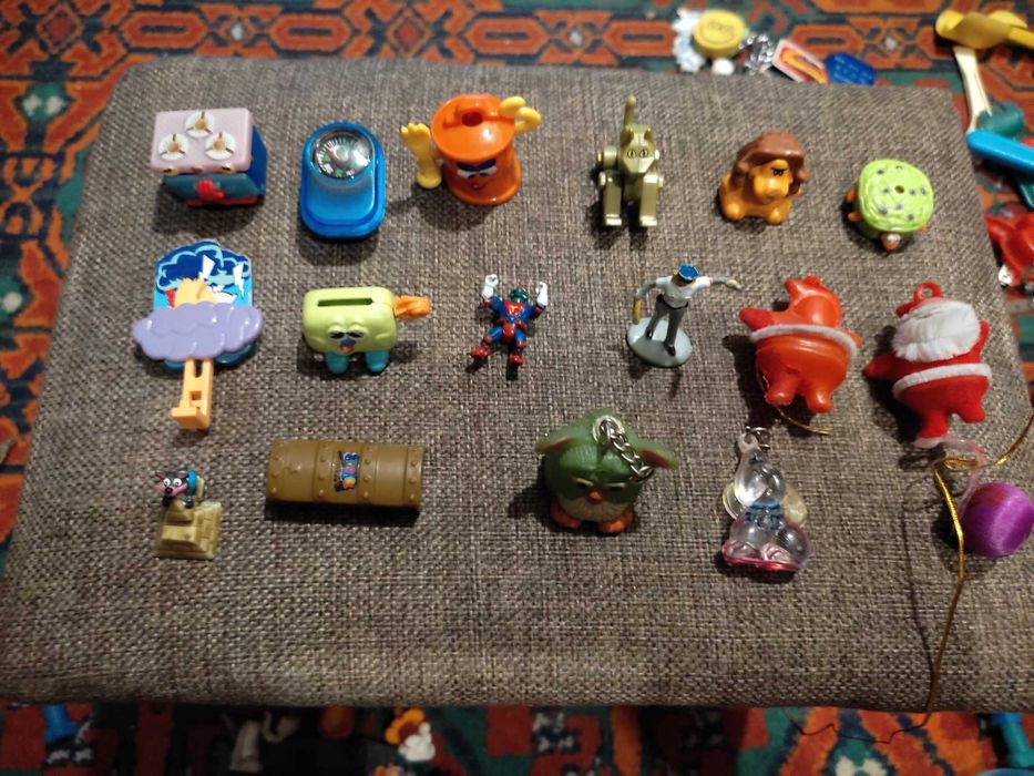 Игрушки 2000-х годов модельки фигурки