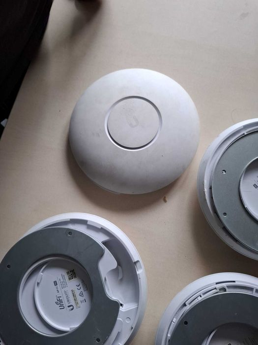 Acces Point UniFi UAP-AC-PRO/UAP-AC-LR + Cloud Key