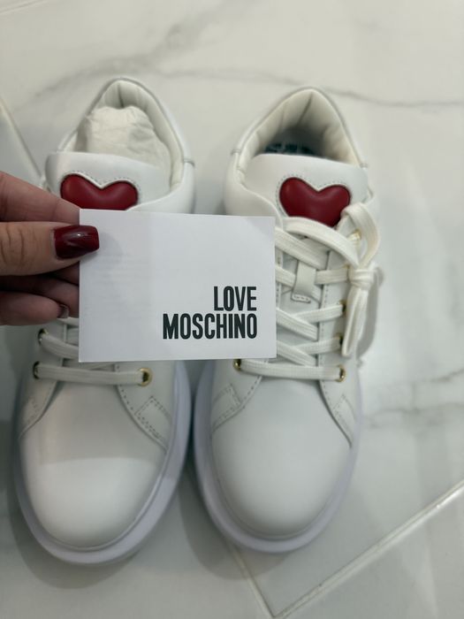 Бели кецове Love Moscino