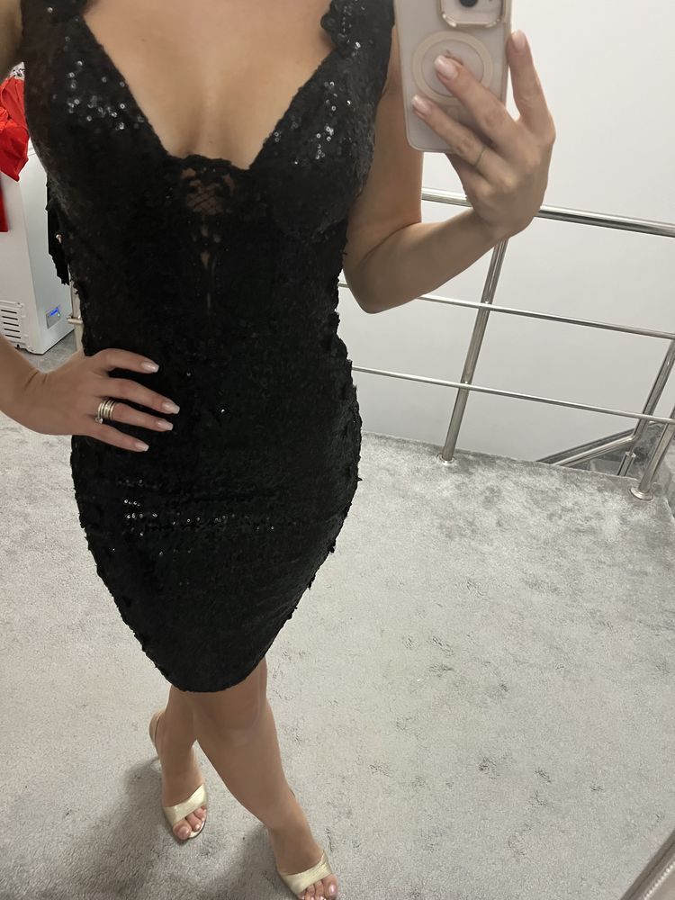 Rochie neagra cu paiete