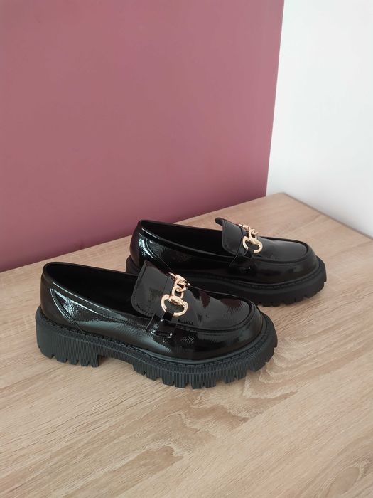 Черни лачени мокасини с дебела подметка,39