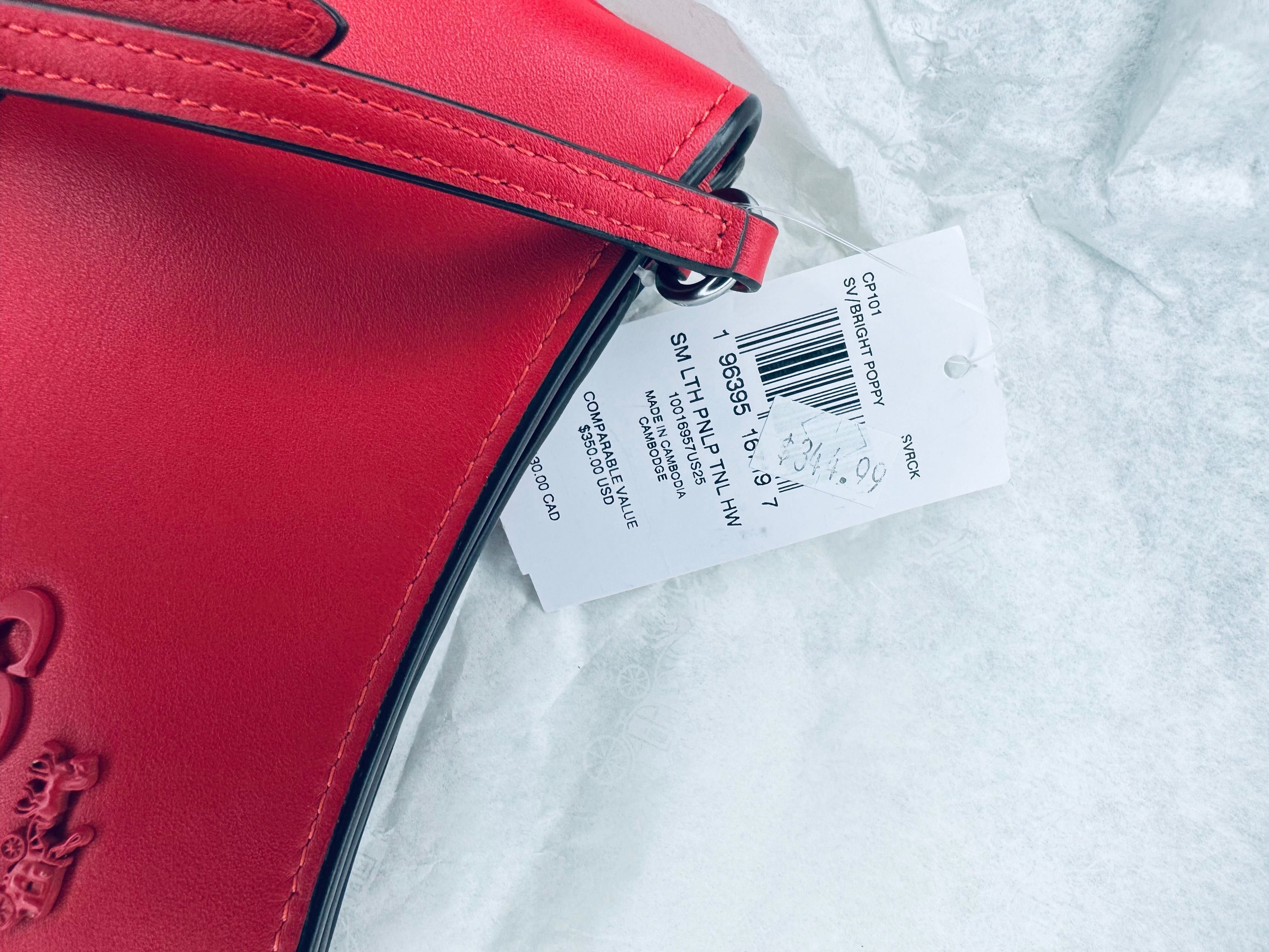 червена чанта COACH