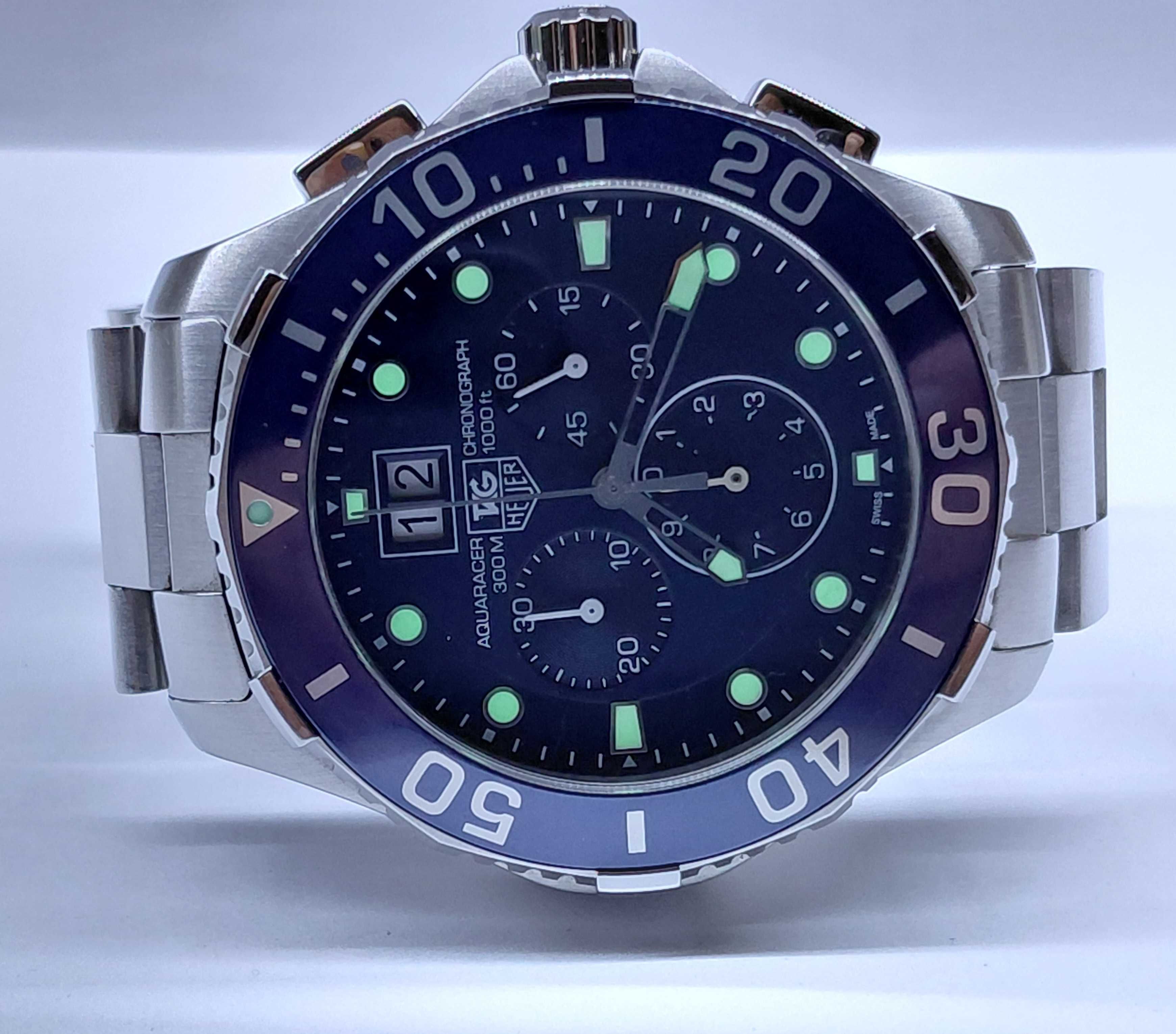 Tag Heuer-Aquaracer "Grande Date" Chronograph