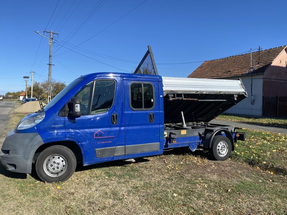 Camioneta basculabila (3 parti)