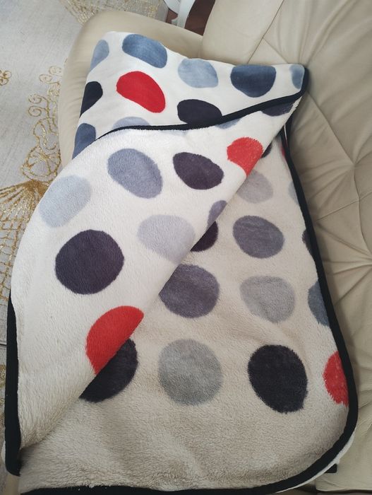 Pătură  cu buline groasă 2/2,20