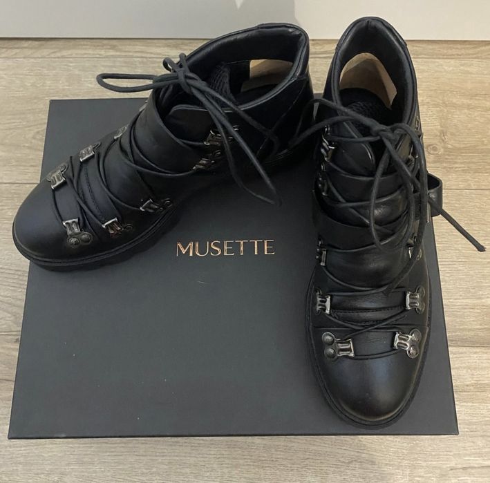 Vand ghete MUSETTE, din piele, nr. 36, in condiții