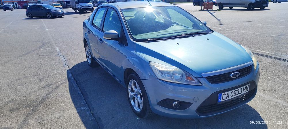 Продавам Ford Focus 2008 1.6i + гуми