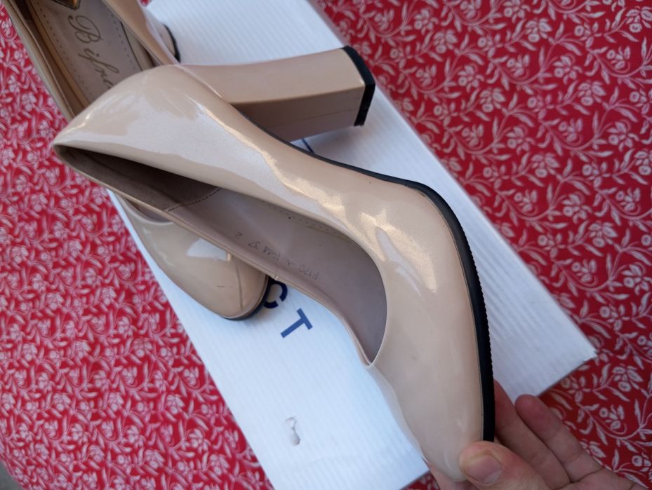 Tufli 37 razmer yangidek turbti