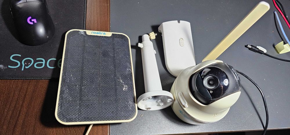 Camera supraveghere Reolink cu panou solar si cartela 4G
