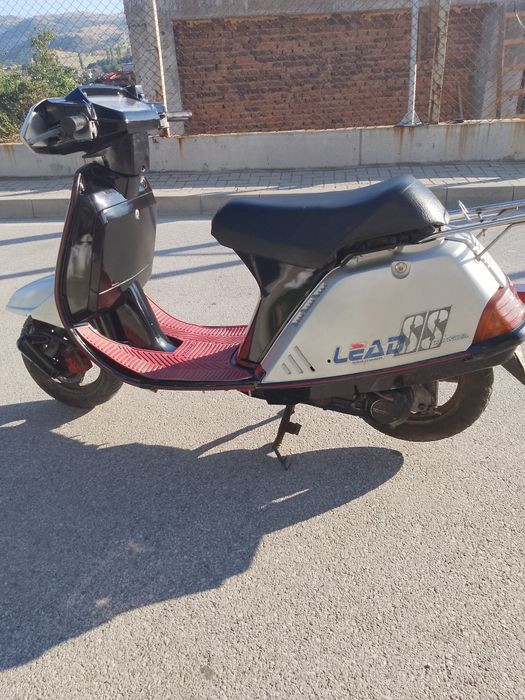 Скутер Honda LEAD 50