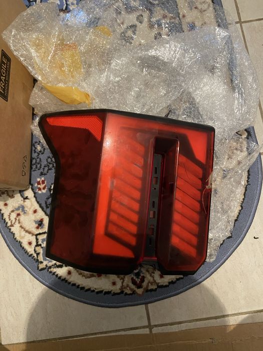 KIA SORENTO задний фар с водительской стороны