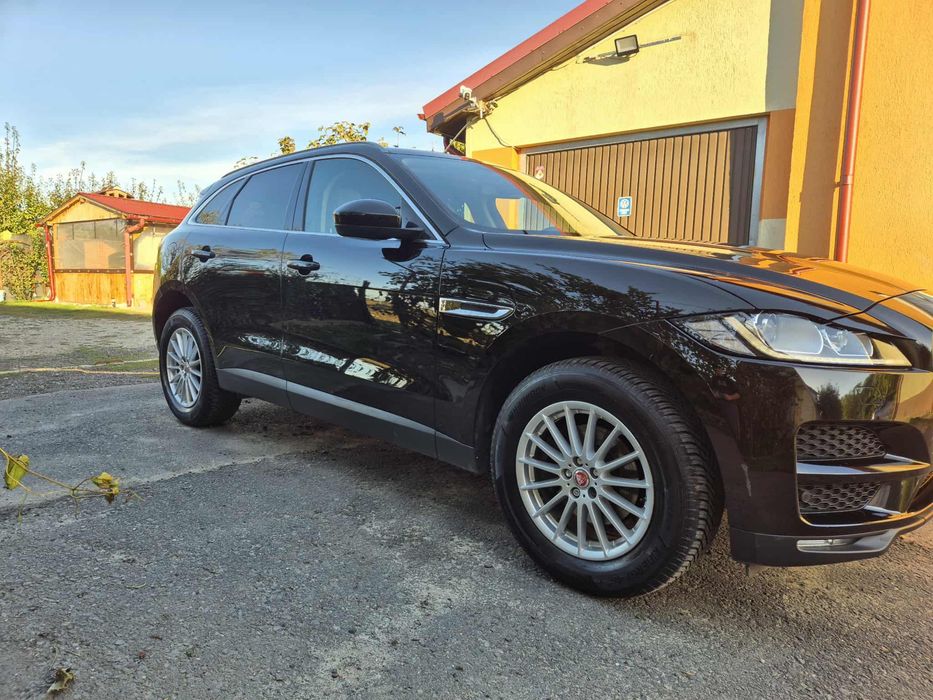 Jaguar F Pace 2017