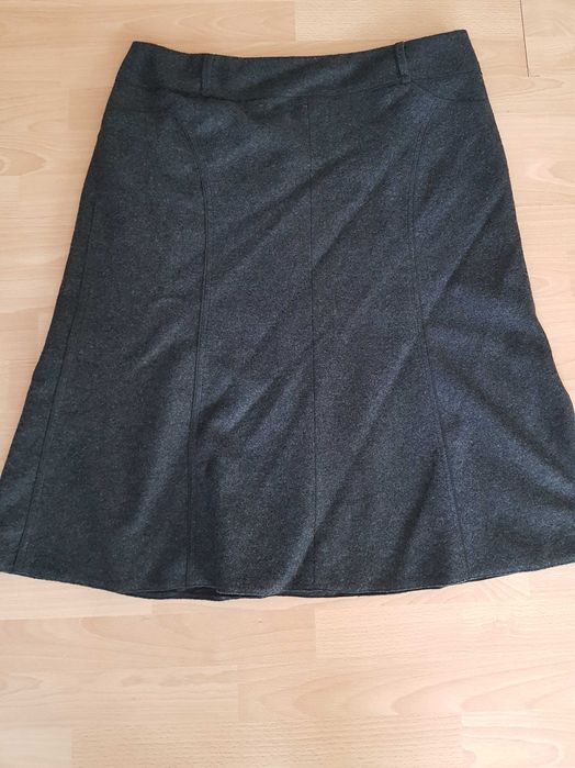 Vând fustă deosebită