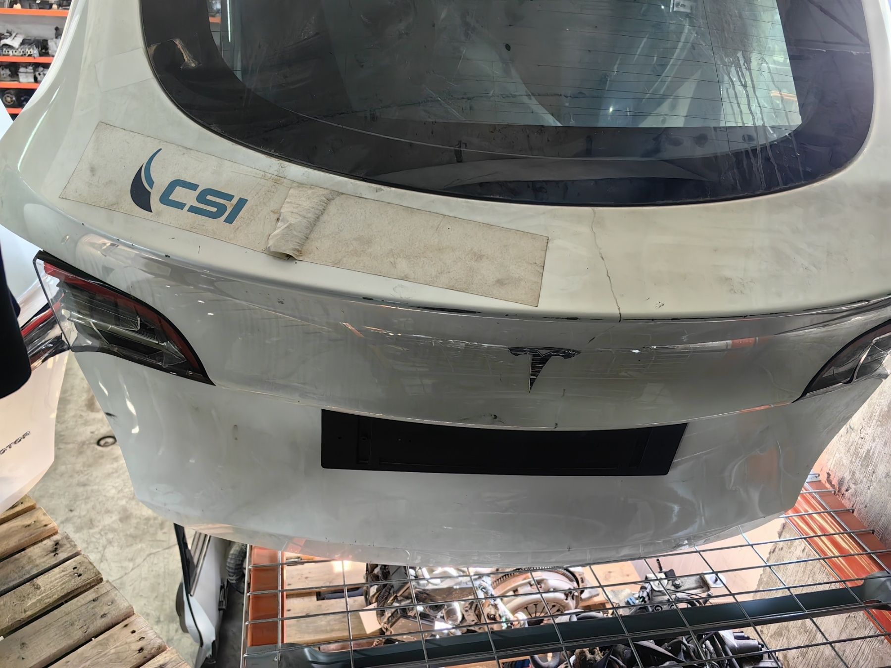 Багажник врата Tesla Y 2024 / Тесла У 2024г